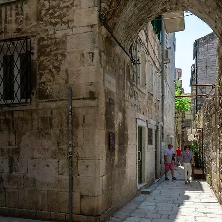 In Diocletian Palace سبليت