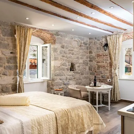 In Diocletian Palace * Спліт