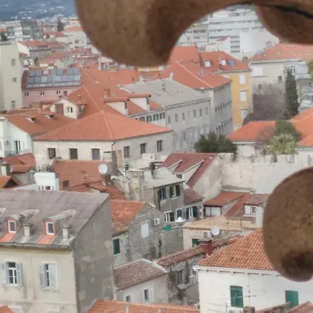 In Diocletian Palace Апартаменти *