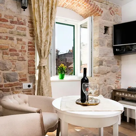 Apartman In Diocletian Palace Split